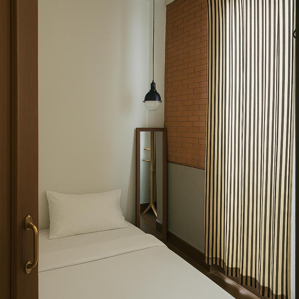 Khunluang Hostel (Adults Only) Chiang Mai Exterior foto